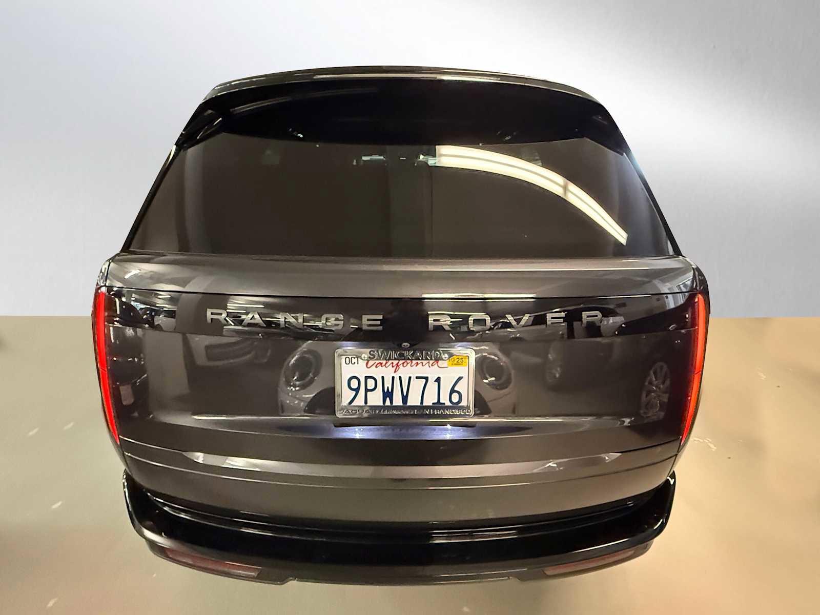 Certified 2025 Land Rover Range Rover Autobiography image 6