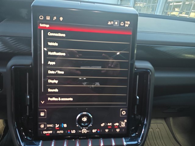 Used 2025 GMC Yukon AT4 image 20