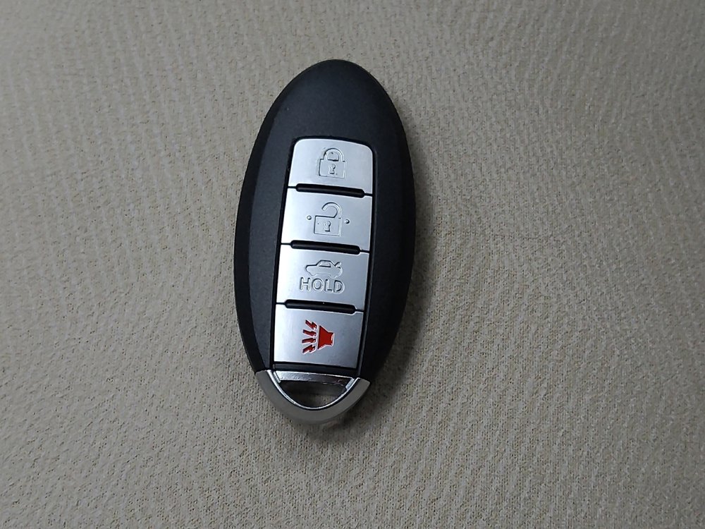 Used 2016 Nissan Rogue SV image 32