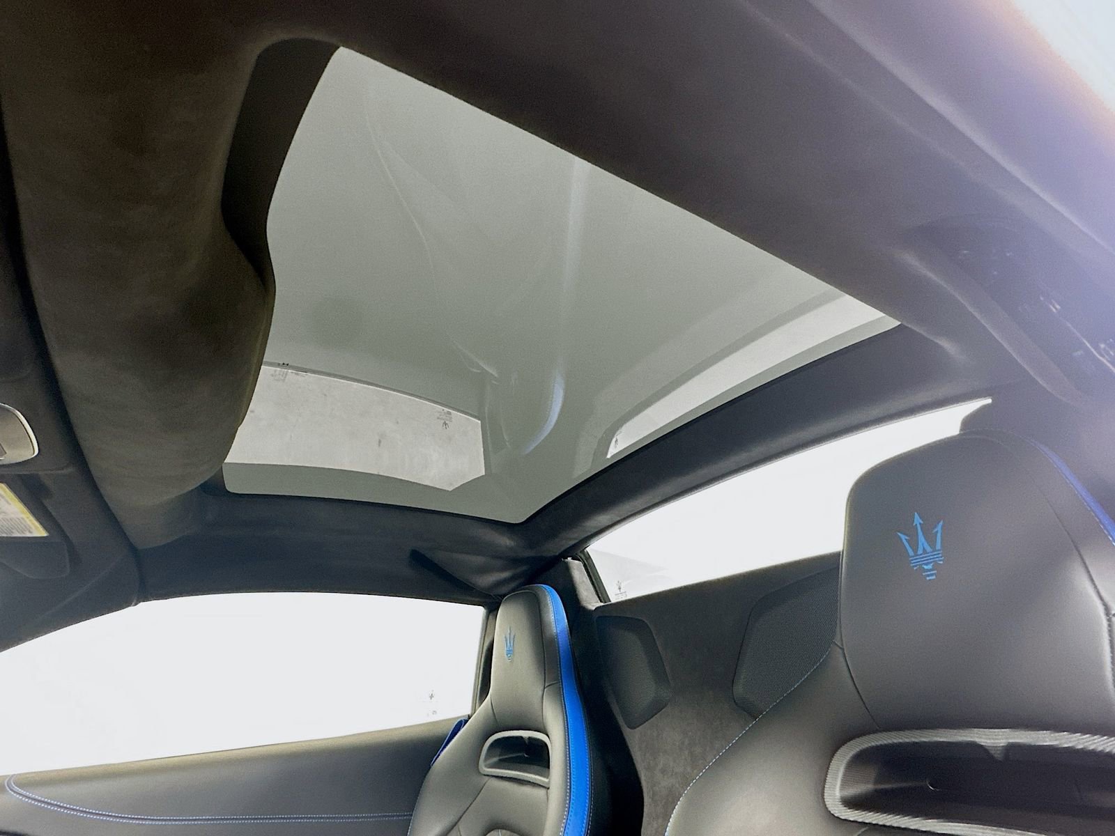 Used 2023 Maserati MC20 Spyder RWD image 32