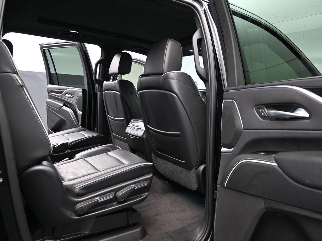 Certified 2023 Cadillac Escalade ESV Sport w/ Touring Package image 18