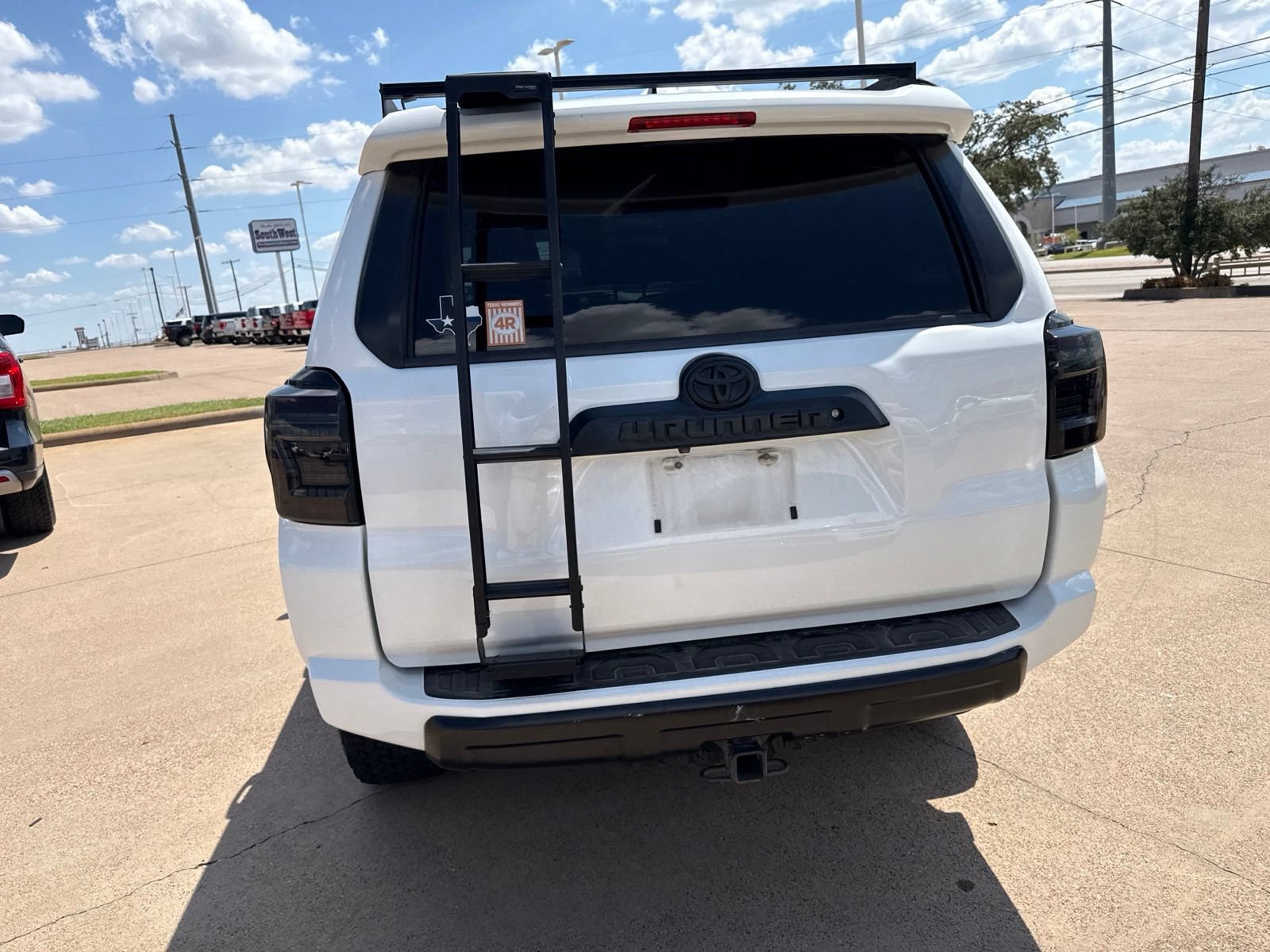 Used 2017 Toyota 4Runner TRD Off-Road AWD/4WD image 6