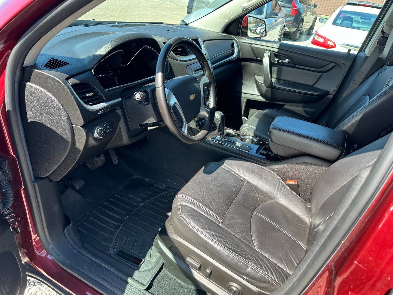 Used 2017 Chevrolet Traverse LT image 9