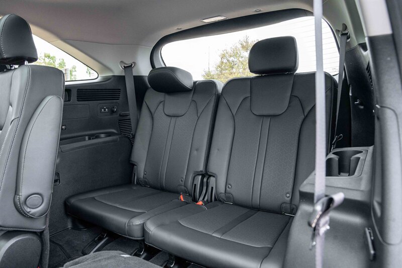 Used 2023 Kia Sorento SX FWD image 17