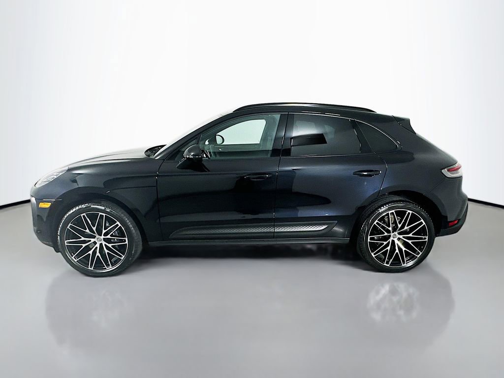 Certified 2026 Porsche Macan image 2