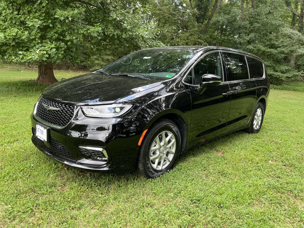 New 2026 Chrysler Pacifica Select FWD image 7