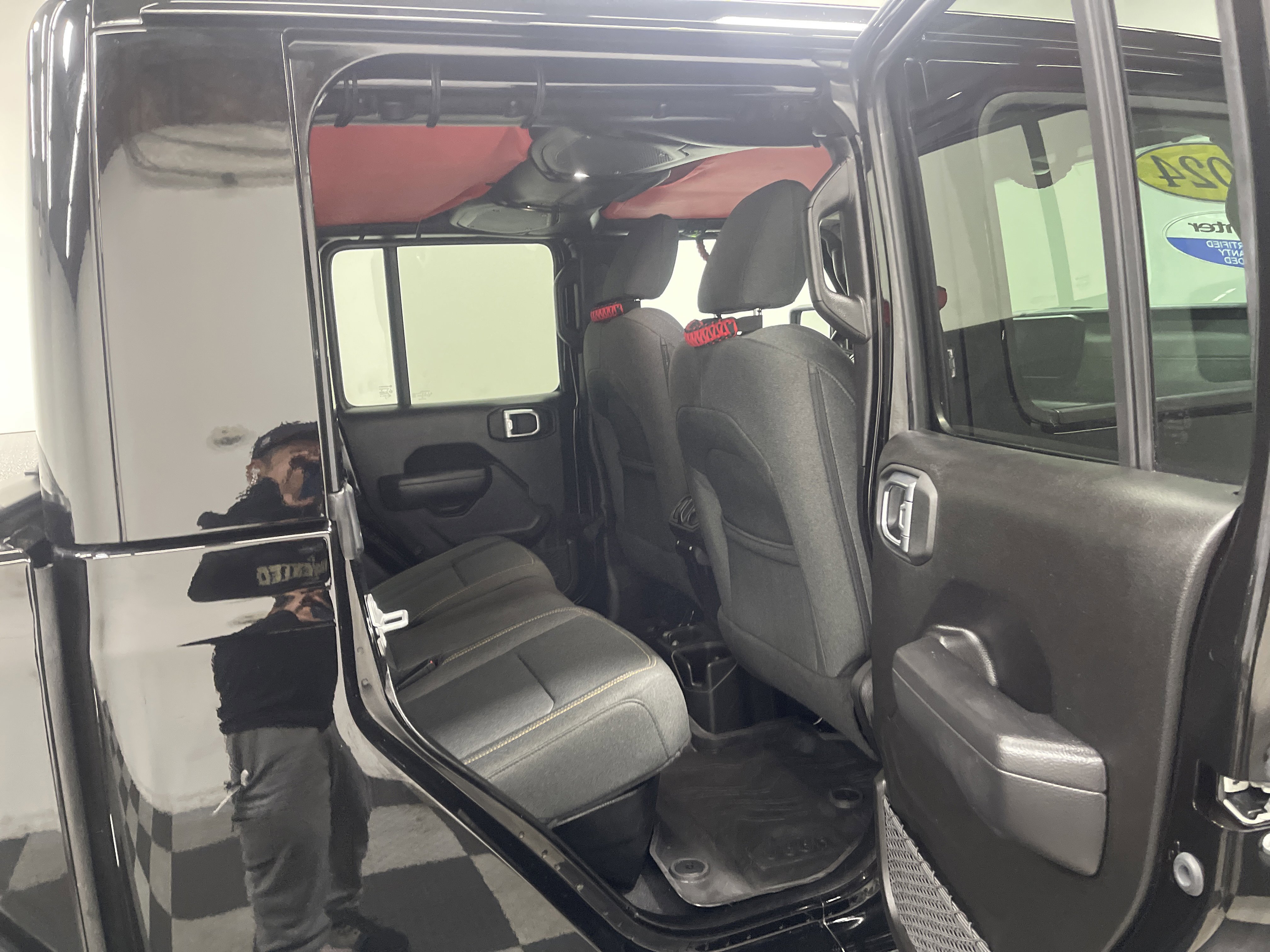 Used 2024 Jeep Gladiator Sport image 19