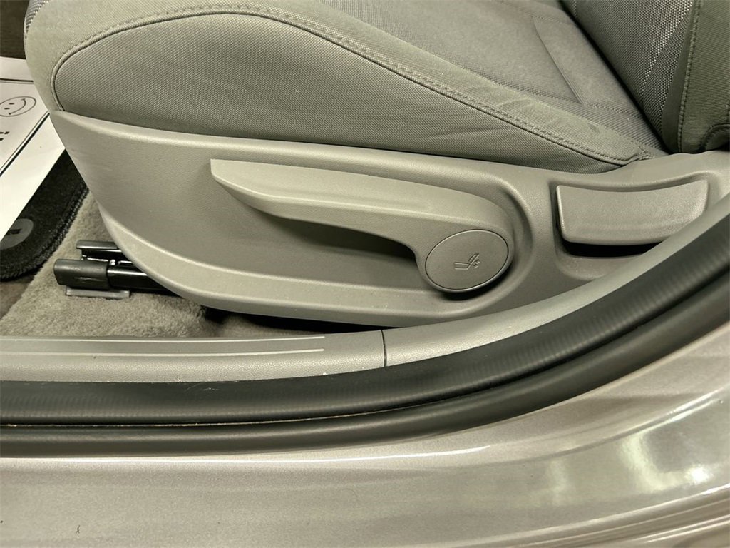 Used 2023 Hyundai Elantra SE image 10