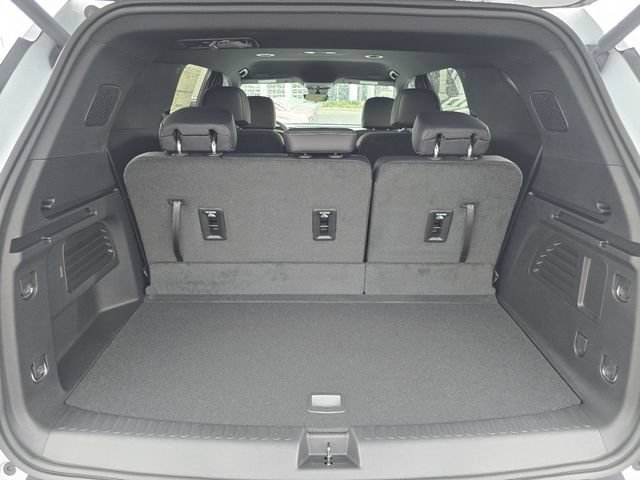 New 2027 Chevrolet Traverse LT w/ Driver Confidence Package AWD/4WD image 16