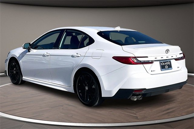 Used 2025 Toyota Camry SE image 11