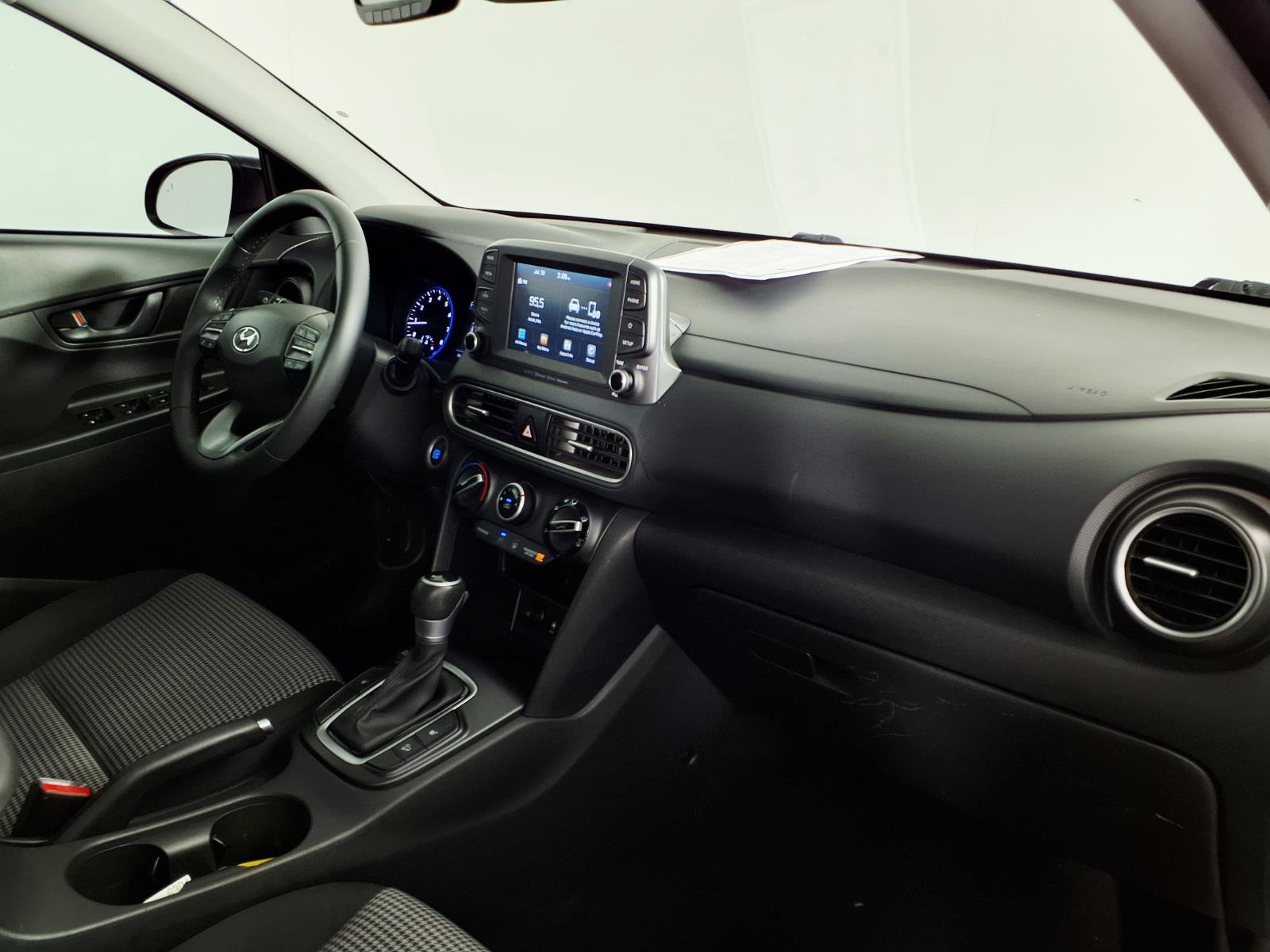 Certified 2021 Hyundai Kona SEL Plus w/ Cargo Package FWD image 9