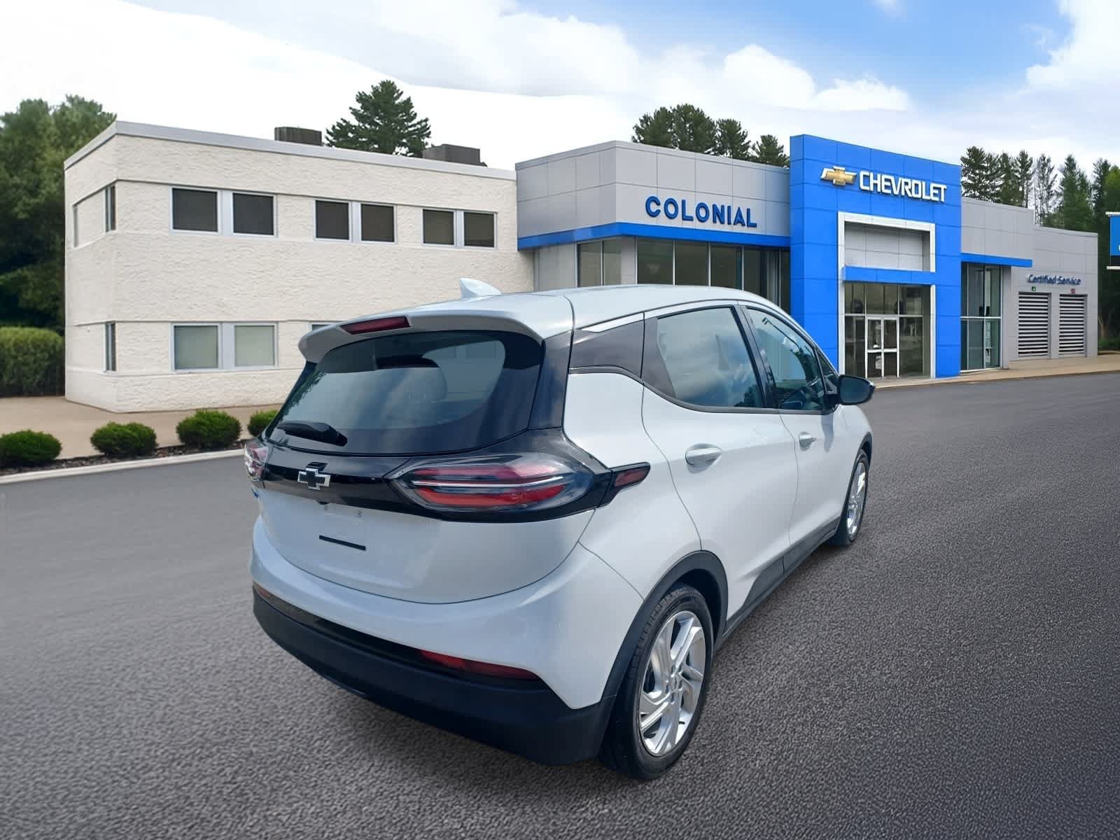 Used 2023 Chevrolet Bolt LT FWD image 4