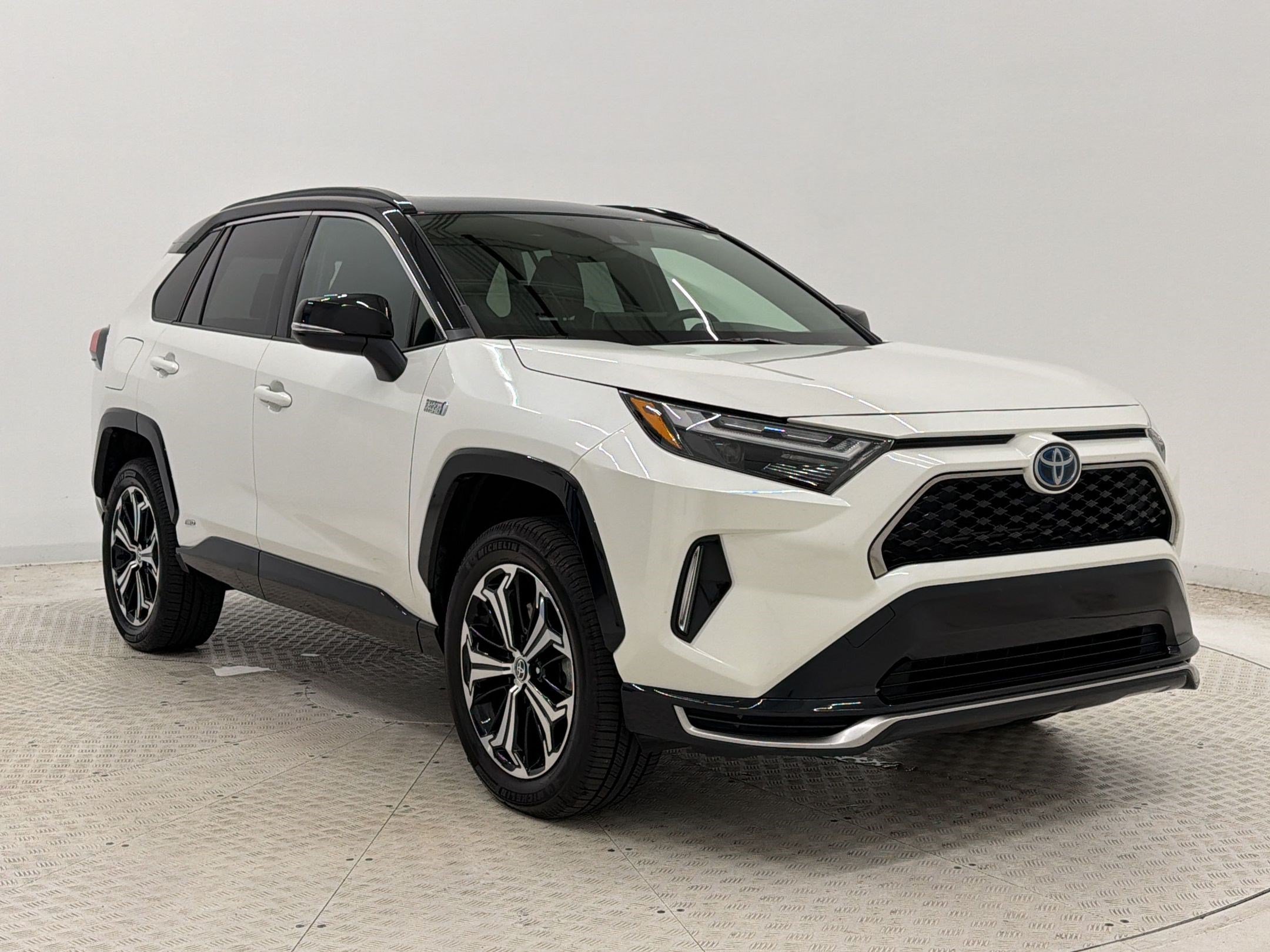 Used 2022 Toyota RAV4 XSE w/ Weather Package AWD/4WD image 7