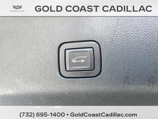 Used 2023 Cadillac Escalade Premium Luxury AWD/4WD image 17