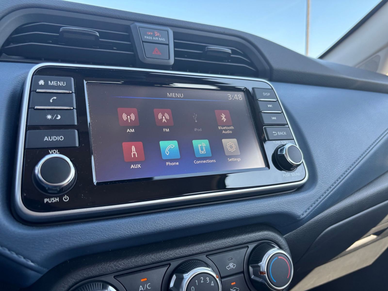 Used 2025 Nissan Versa SV FWD image 20