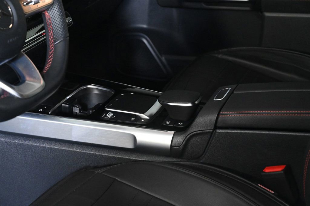 Used 2022 Mercedes-Benz GLB 35 AMG 4MATIC image 19