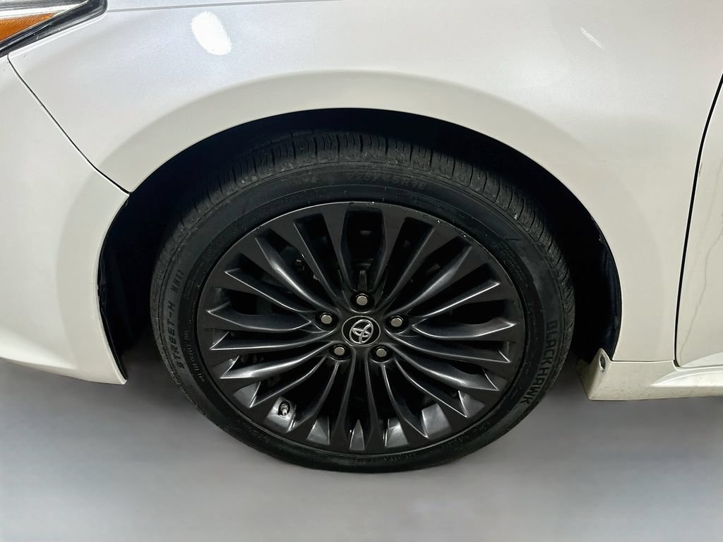 Used 2017 Toyota Avalon Touring FWD image 8