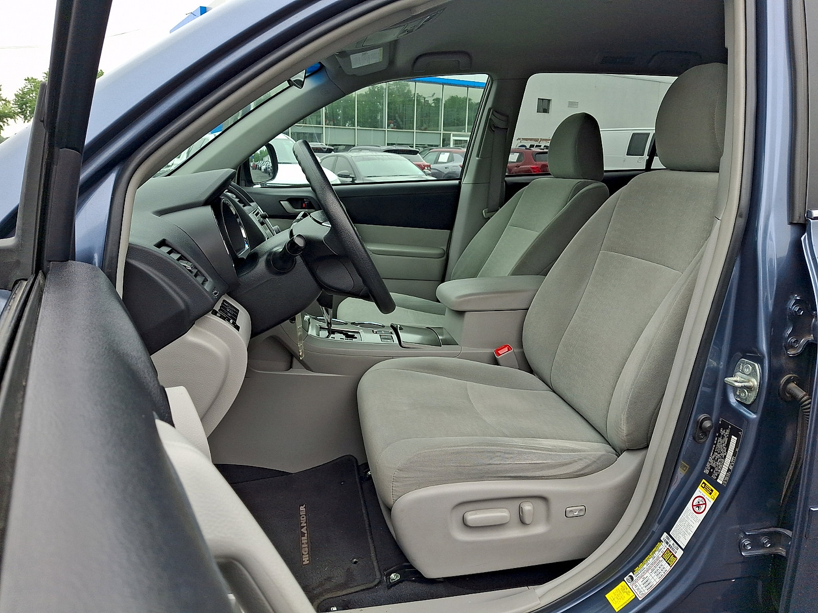 Used 2013 Toyota Highlander Plus AWD/4WD image 14