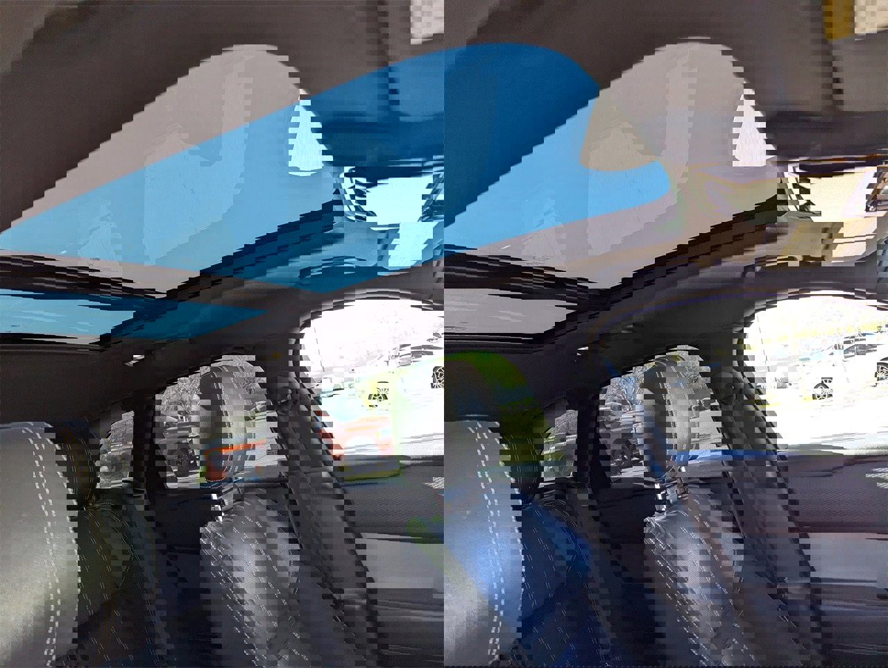 Used 2018 Land Rover Range Rover Velar R-Dynamic SE image 13