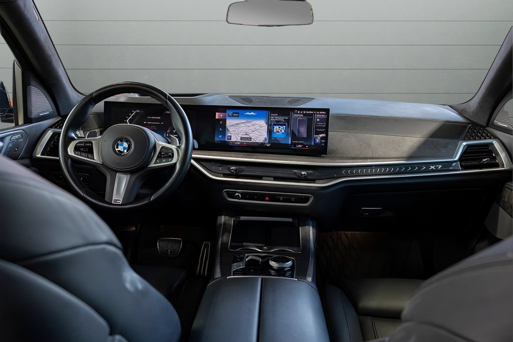 Used 2023 BMW X7 xDrive40i w/ M Sport Package AWD/4WD image 26