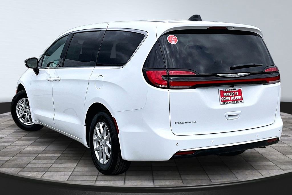 New 2026 Chrysler Pacifica Select FWD image 22