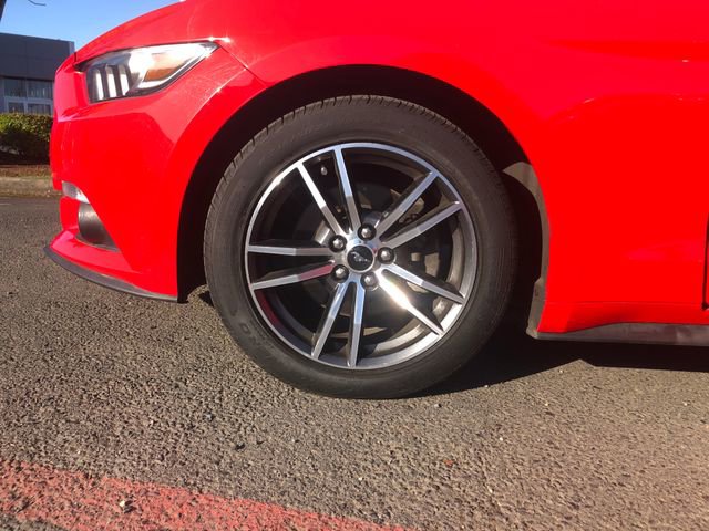 Used 2017 Ford Mustang Coupe RWD image 26