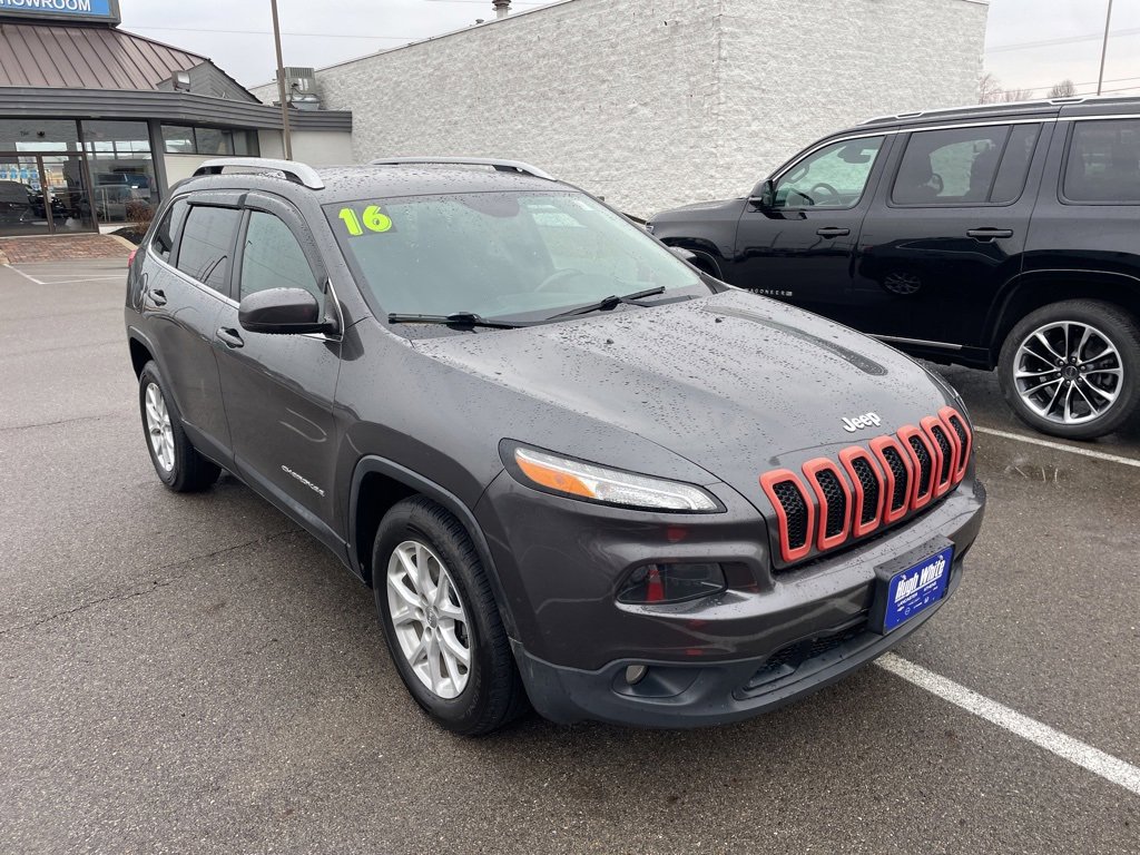 Used 2016 Jeep Cherokee Latitude w/ Safety/Convenience Group