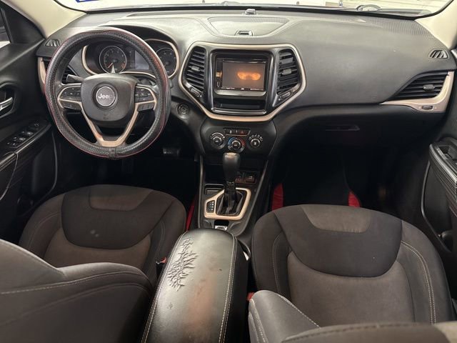 Used 2015 Jeep Cherokee Sport image 14