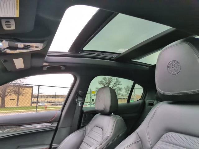 Used 2023 Alfa Romeo Stelvio Estrema image 30