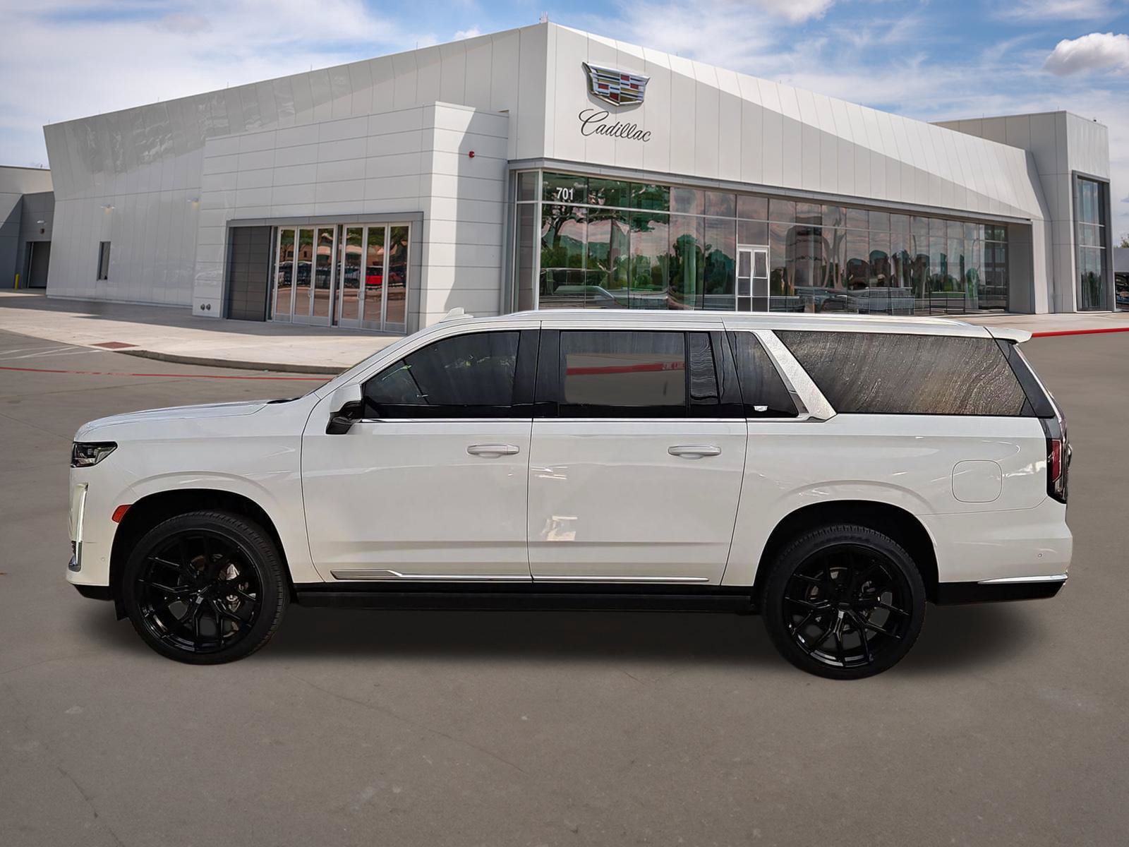 Used 2022 Cadillac Escalade ESV Premium Luxury Platinum AWD/4WD image 3