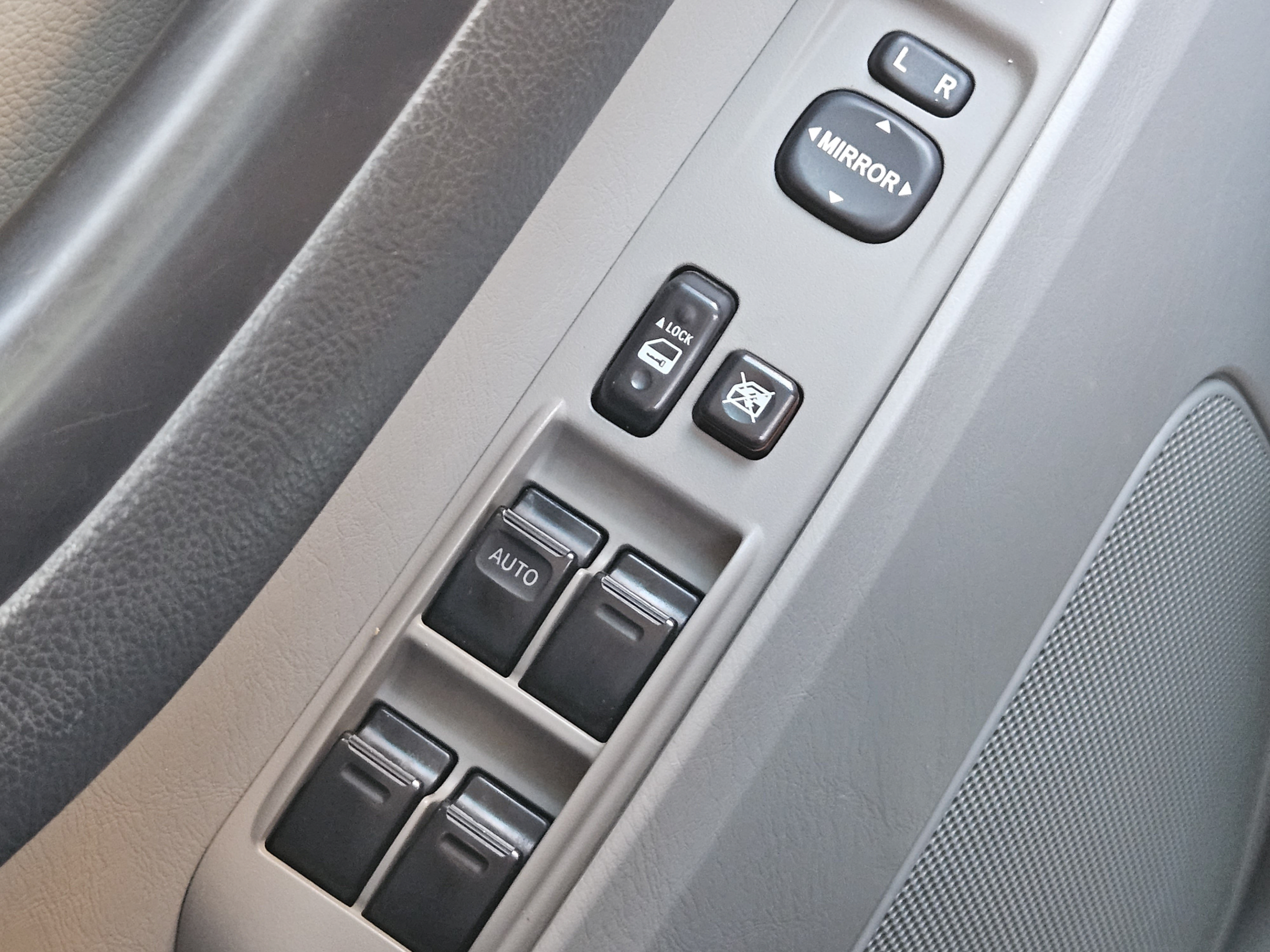 Used 2007 Toyota 4Runner SR5 AWD/4WD image 21