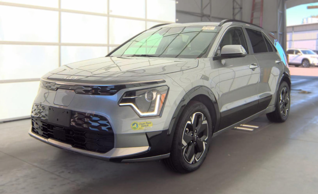 Used 2023 Kia Niro Wind w/ Wind Preserve Package FWD image 4