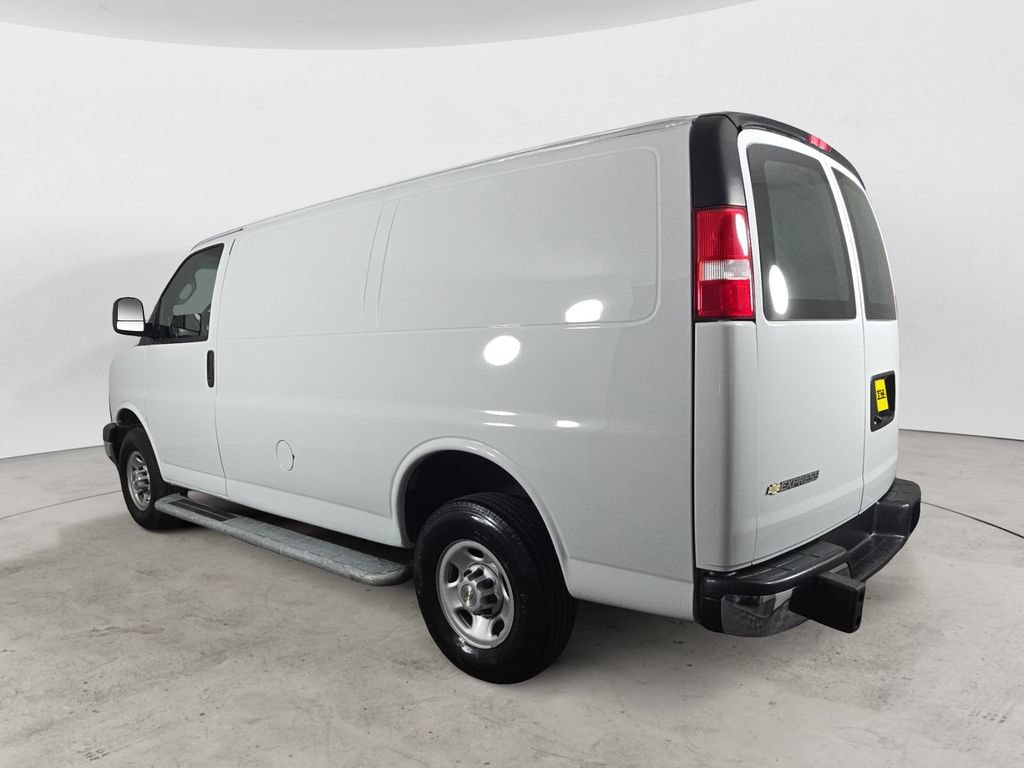 Used 2024 Chevrolet Express 2500 w/ Driver Convenience Package RWD image 3