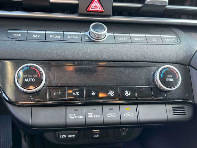 Certified 2024 Hyundai Elantra SEL FWD image 25