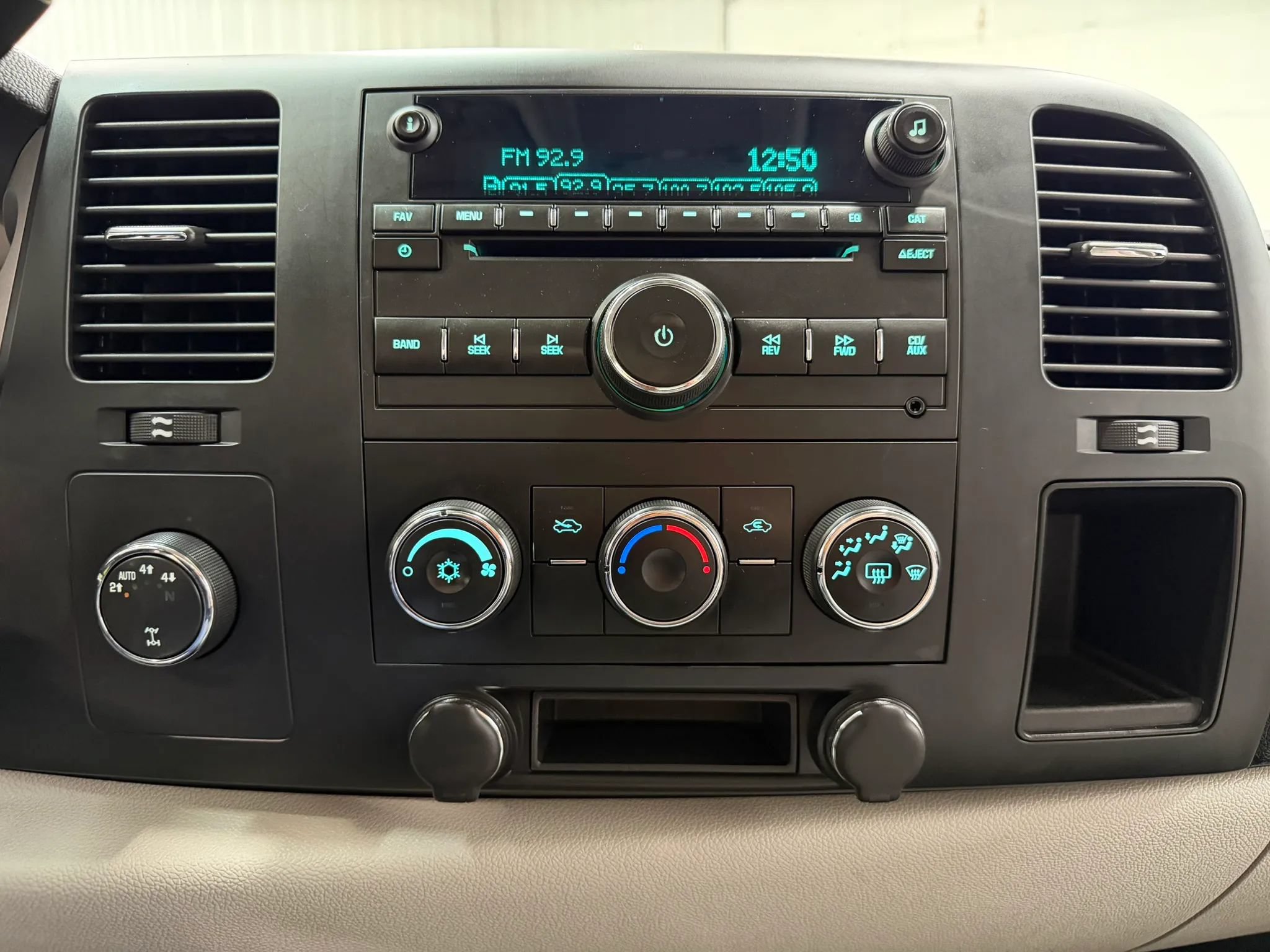 Used 2008 Chevrolet Silverado 1500 LT w/ Power Pack Plus AWD/4WD image 23