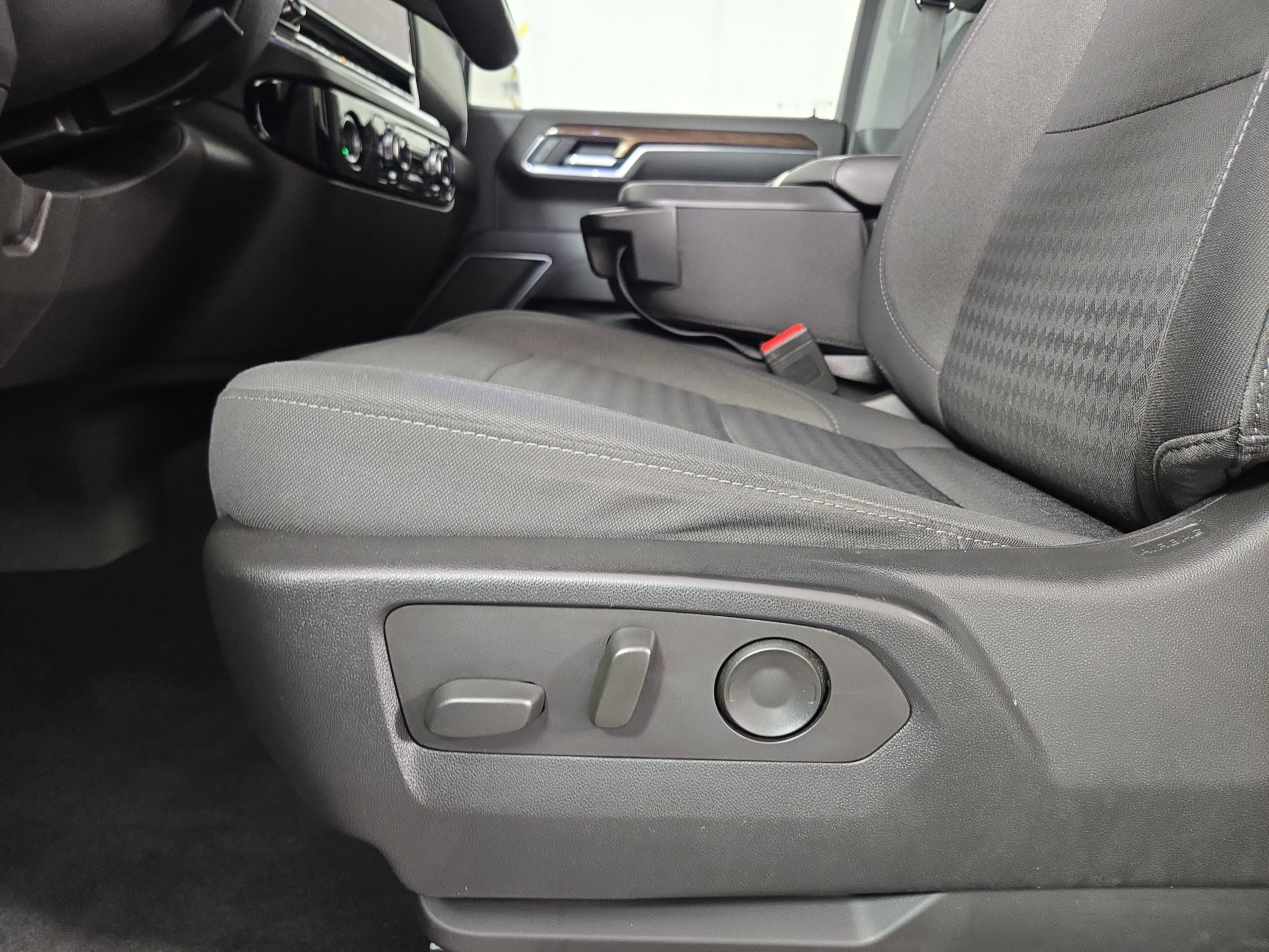 Used 2022 GMC Sierra 1500 Elevation image 29