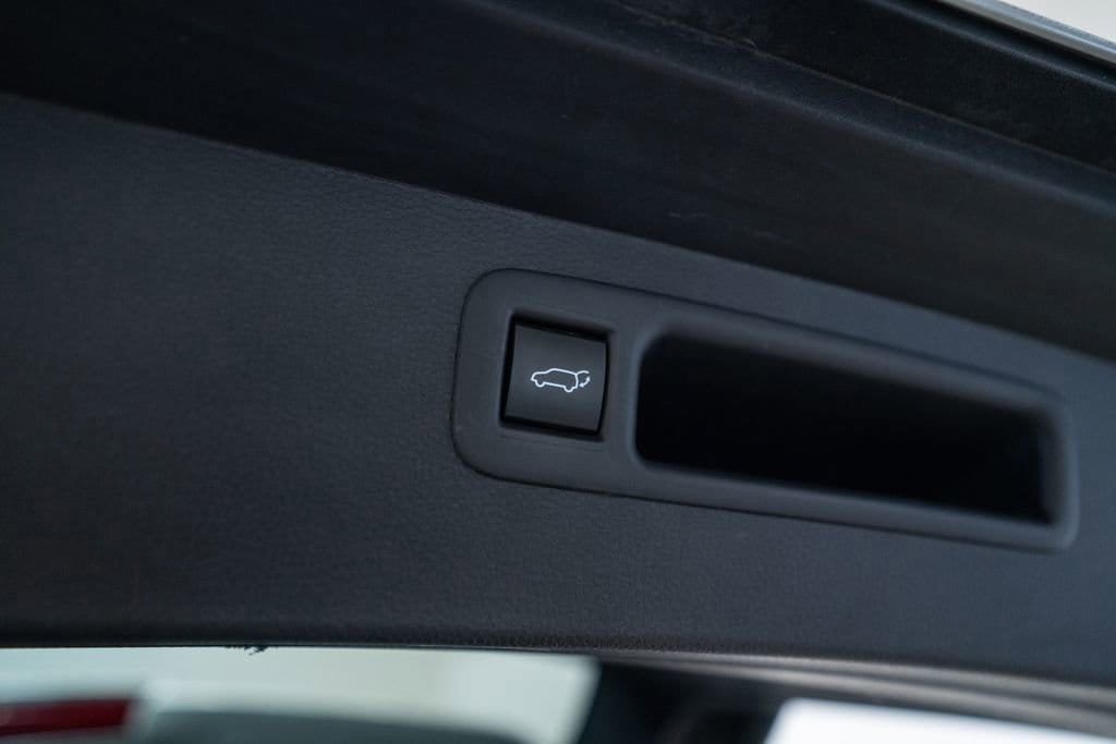 Used 2023 Toyota Highlander LE FWD image 38