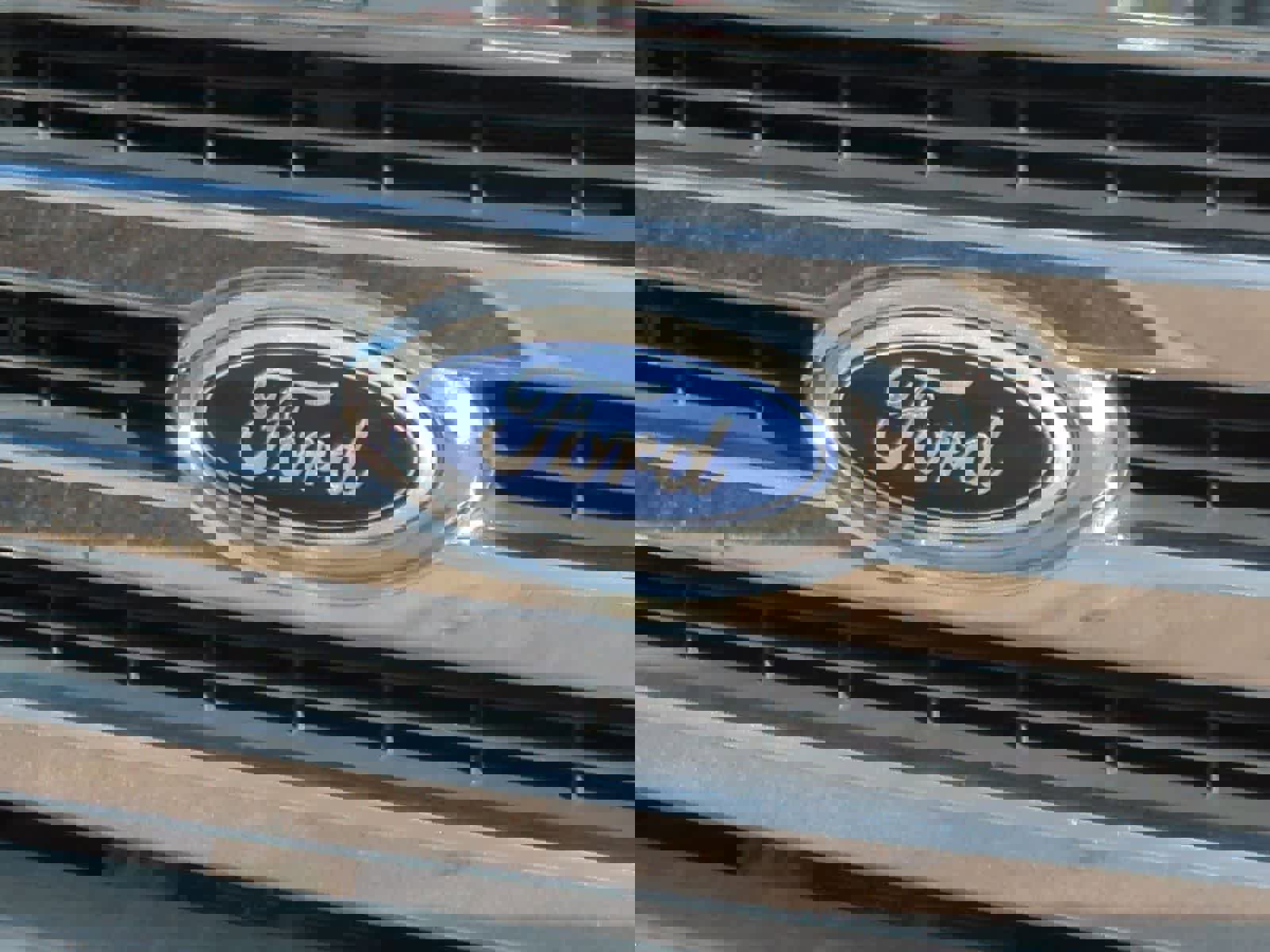 Used 2016 Ford E-450 and Econoline 450 Super Duty w/ Exterior Upgrade Package image 12