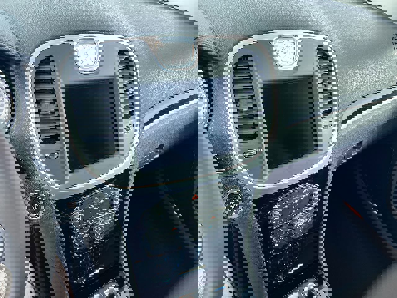 Used 2023 Chrysler 300 Touring w/ Sport Appearance Package image 25