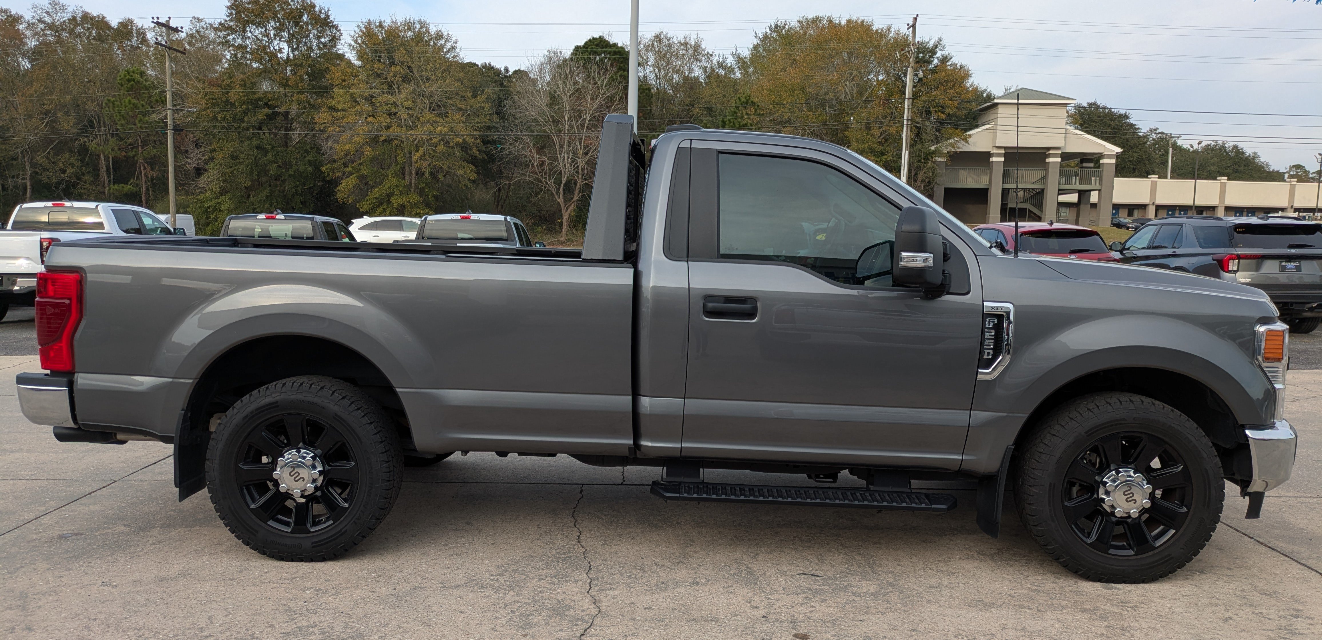 Used 2022 Ford F250 XLT w/ XLT Value Package RWD image 5