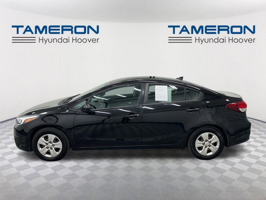 Used 2017 Kia Forte LX image 2