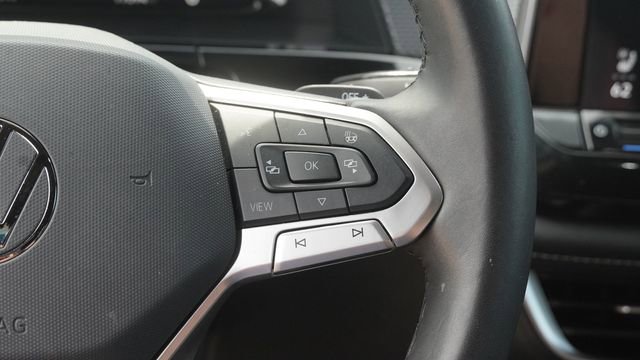 Used 2024 Volkswagen Atlas Cross Sport SEL R-Line image 28