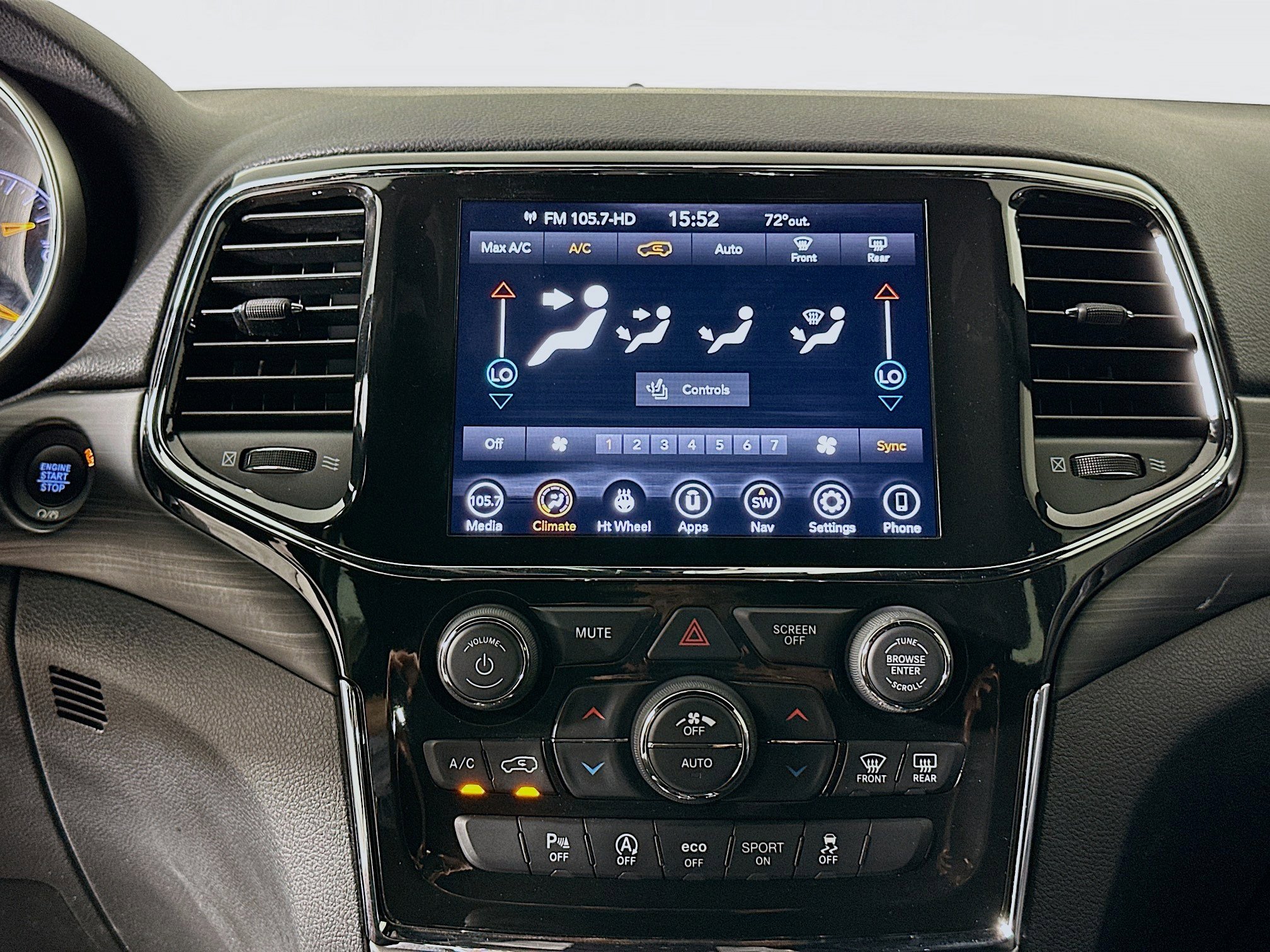 Used 2022 Jeep Grand Cherokee Laredo E w/ Security & Convenience Group image 24