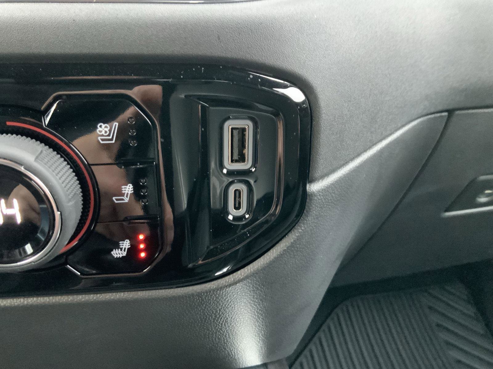 Used 2023 Chevrolet Silverado 1500 LTZ image 46