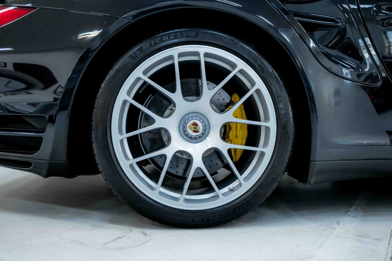 Used 2011 Porsche 911 Turbo S image 36