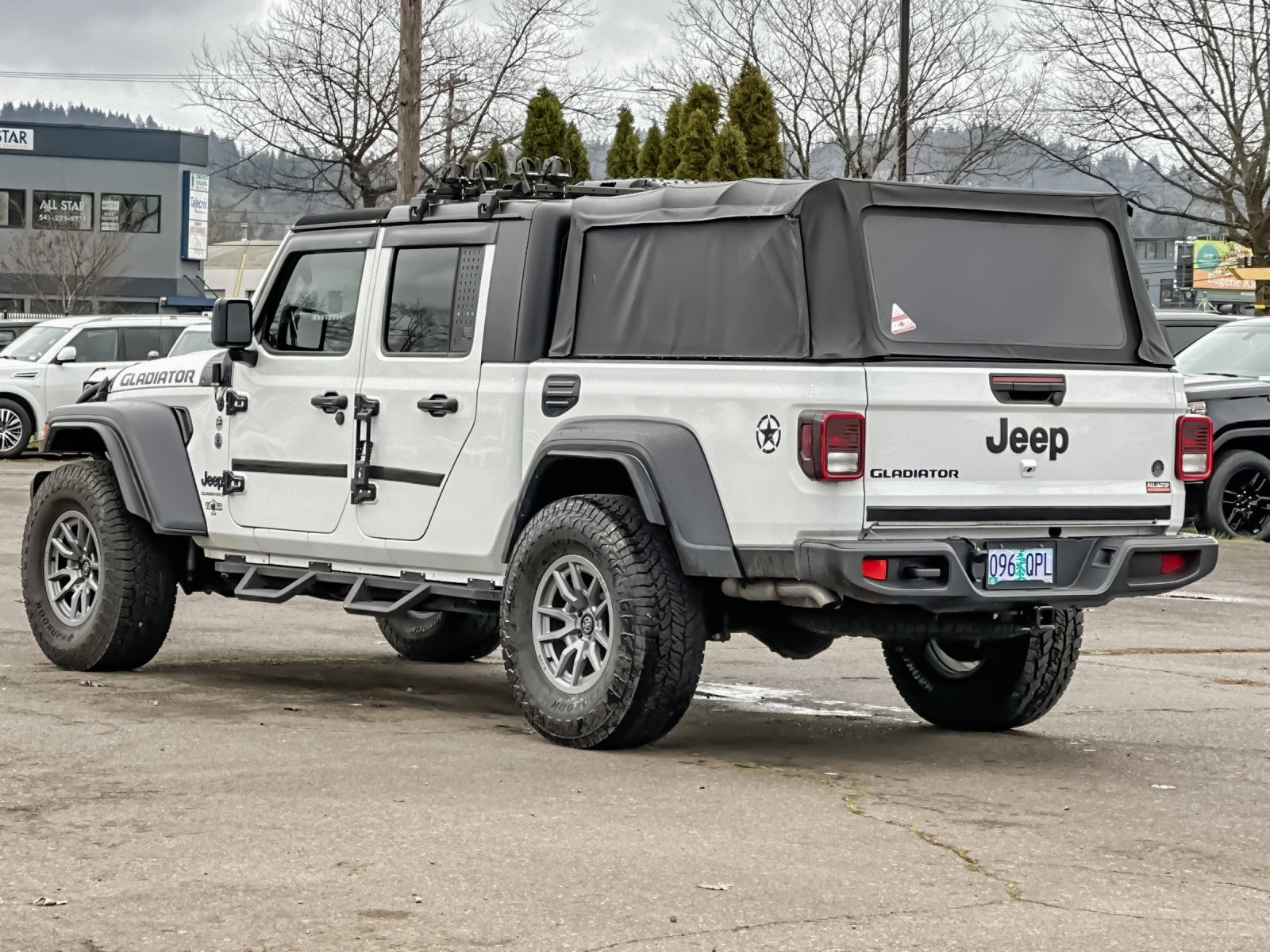 Used 2024 Jeep Gladiator Sport image 6