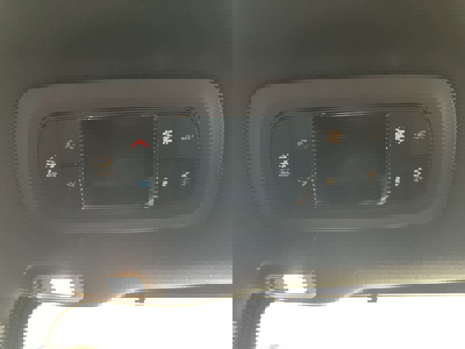 Used 2020 Chrysler Pacifica Limited w/ S Appearance Package FWD image 29