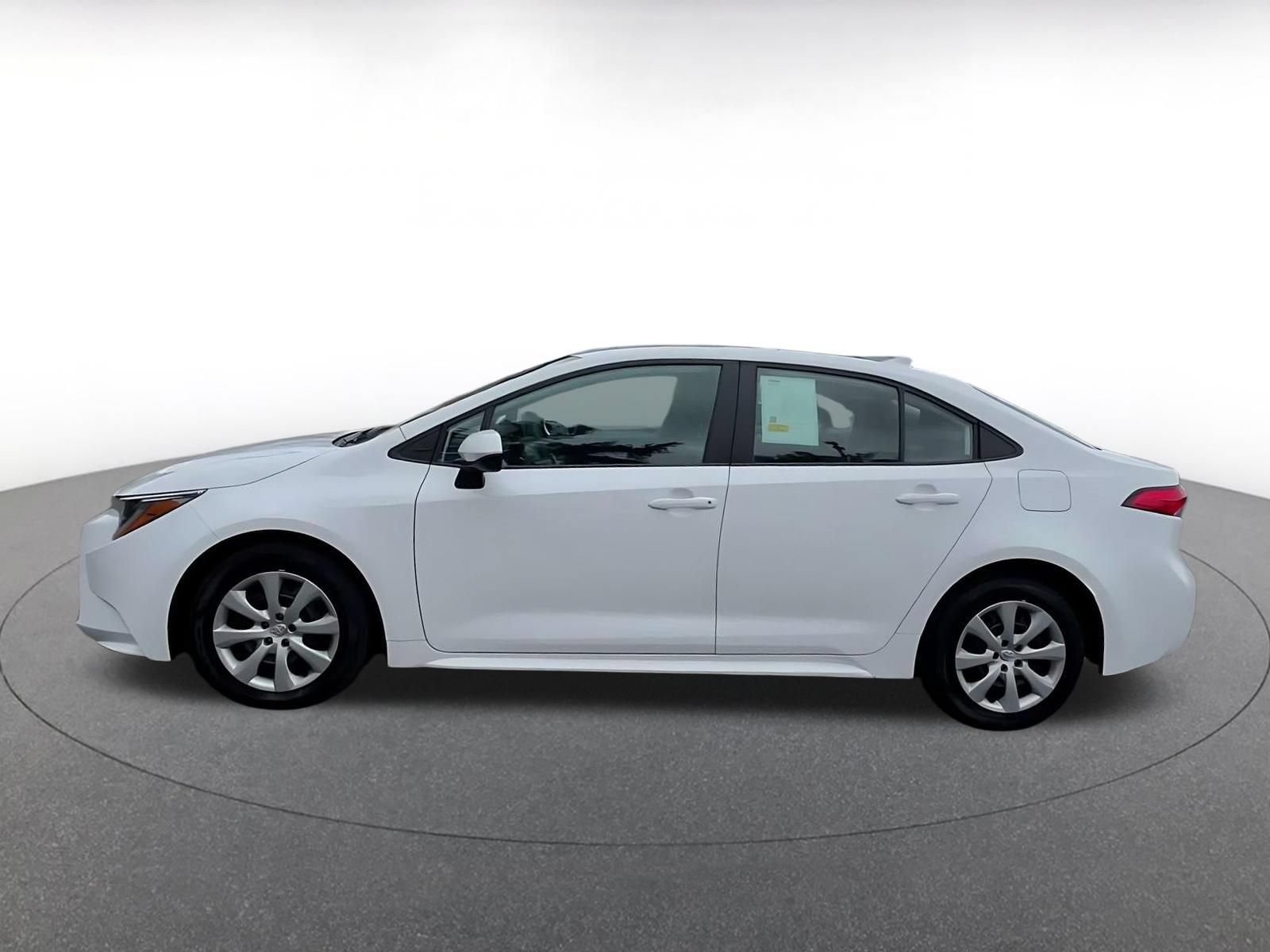 Used 2025 Toyota Corolla LE FWD image 8