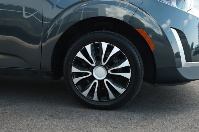 Used 2023 Kia Soul LX FWD image 5
