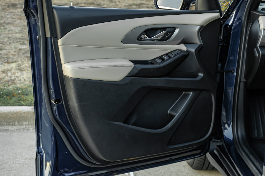 Used 2023 Chevrolet Traverse LS w/ Safety Package FWD image 45